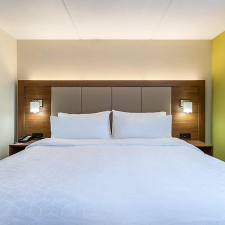 Holiday Inn Express & Suites Cedar Falls Extérieur photo