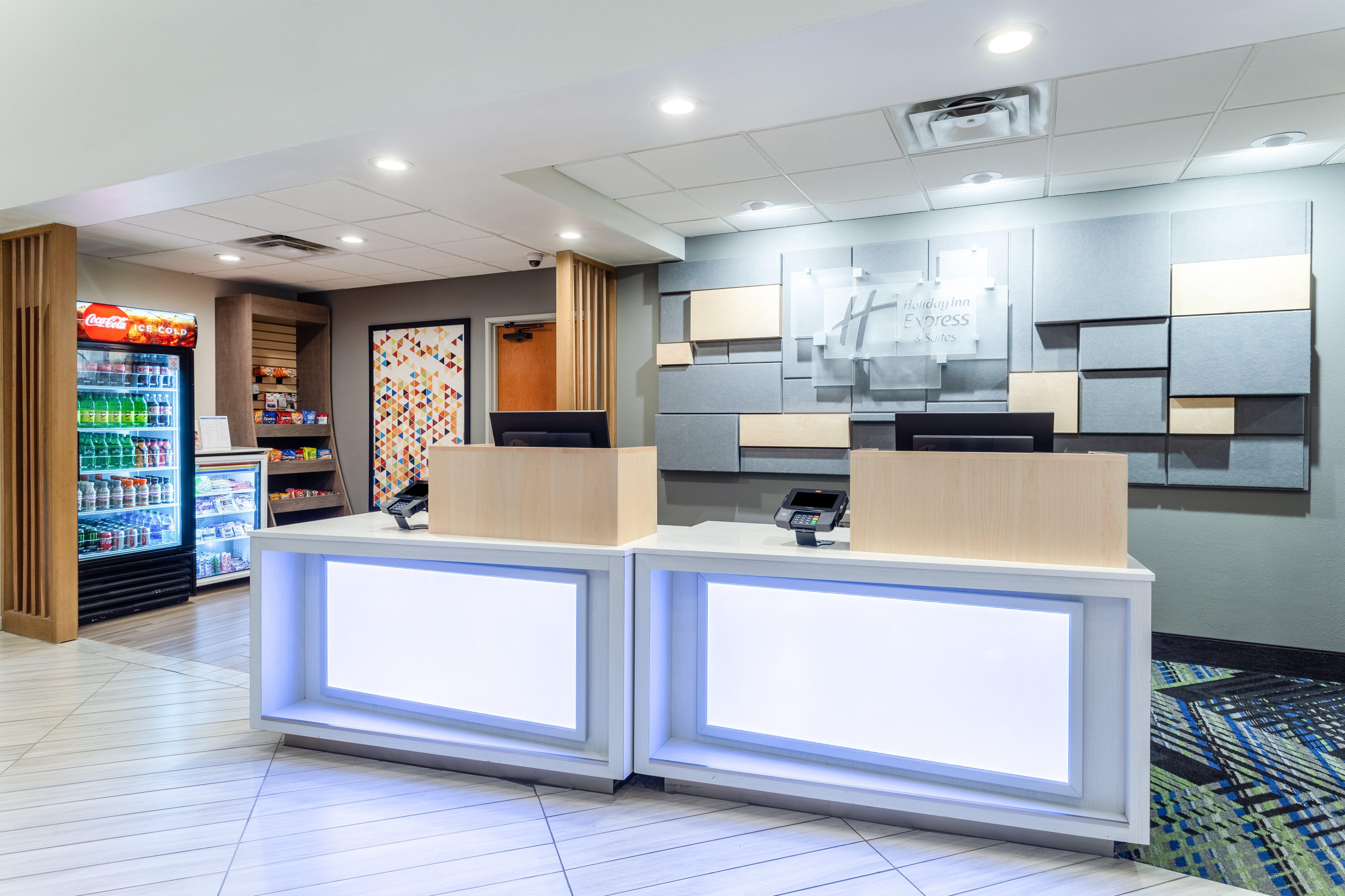 Holiday Inn Express & Suites Cedar Falls Extérieur photo